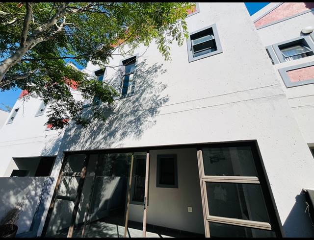 3 BEDROOM APARTMENT FOR SALE IN HONEYDEW GROVE